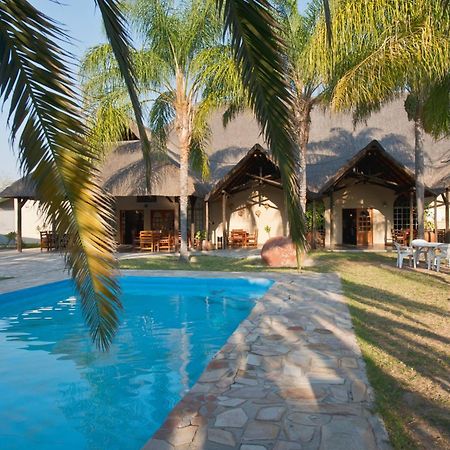 ホテルOshakati Country エクステリア 写真